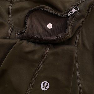 GREEN LULULEMON LEGGINGS